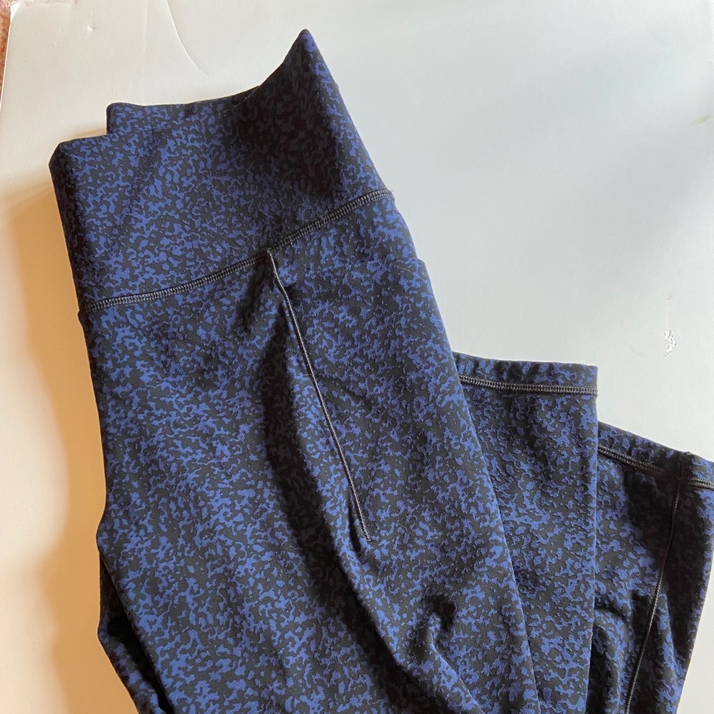 Athleta salutation pocket II gravel 7/8 Large